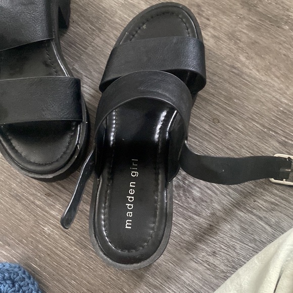 Madden Girl Coliee Platform Sandal - Picture 2 of 5